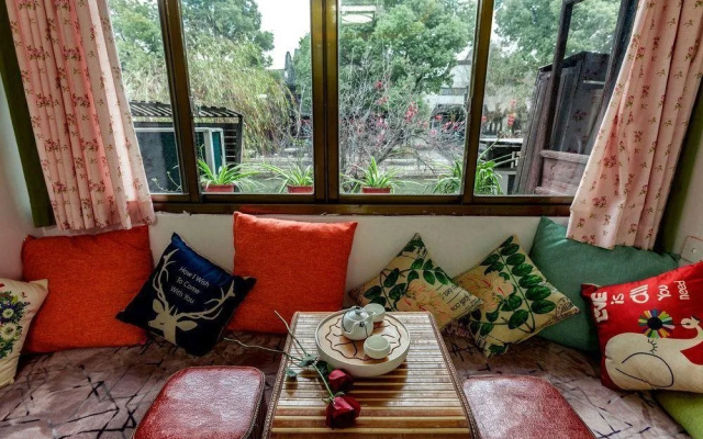 Xitang Moon Courtyard Guest House