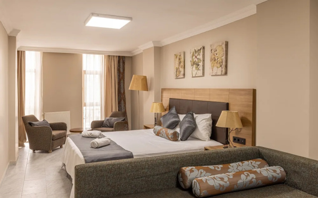 Blue Park Hotel
