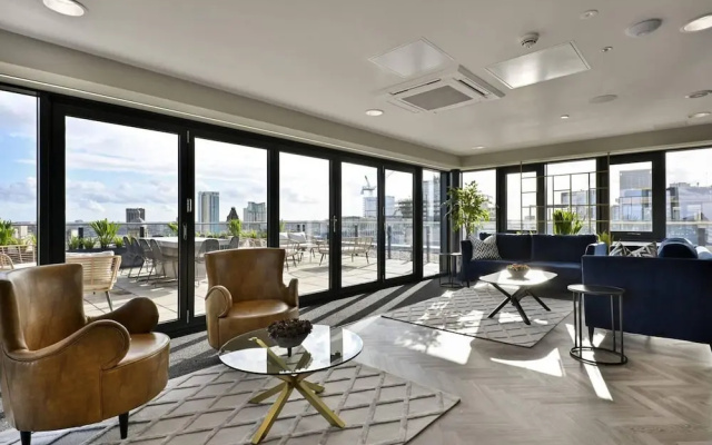 One Bedroom Luxury Flat in City Center