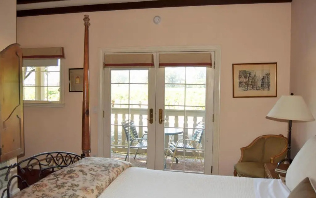 Vineyard Country Inn