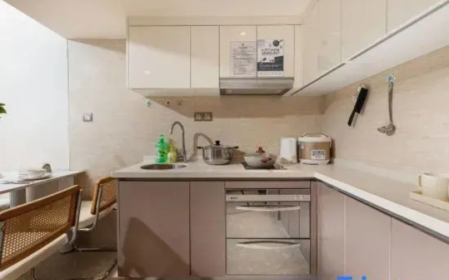 Waxiwu Homestay (Shamian Yong Qing Fang)