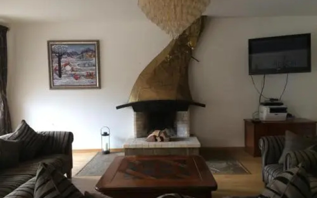 Chalet Mobius