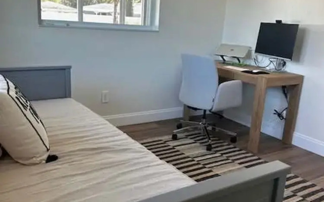 NEW Stunning Home-close to Beaches-pet Friendly