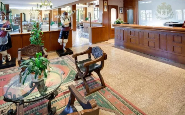 Hotel Mora