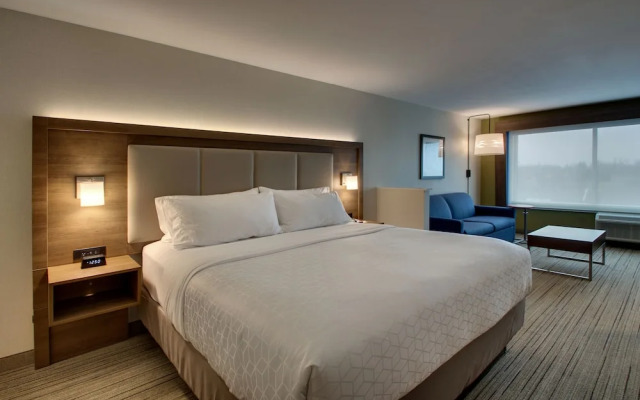 Holiday Inn Express & Suites Mt Sterling North, an IHG Hotel