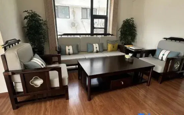 TRUE GO Courtyard-Style Hotel (Beijing Guomao Dawang Road Subway Station)