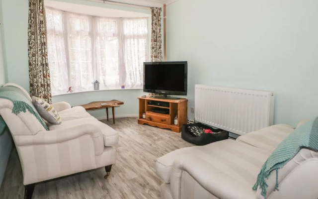 17 Coventry Close