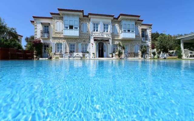 Balambaka Hotel Alacati Чешме вид на фасад