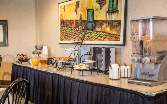 Ramada Inn & Suites Lumberton