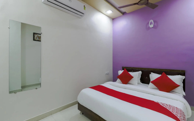 OYO 71040 Hotel Sagar Palace