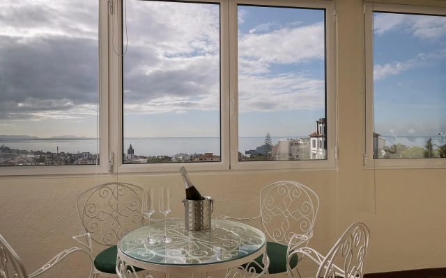 Funchal Window City Center by Homie