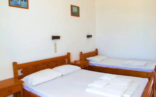 Finikas Hotel