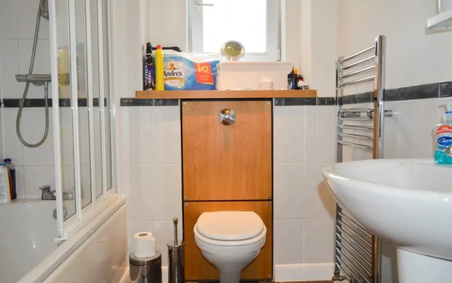 Modern 2 Bedroom Property in Central Edinburgh