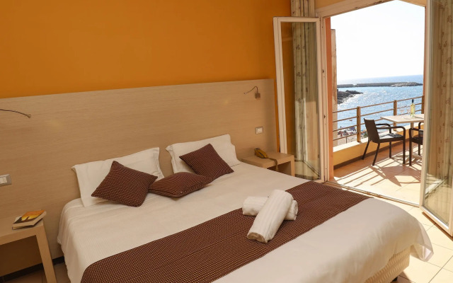 Janus Hotel