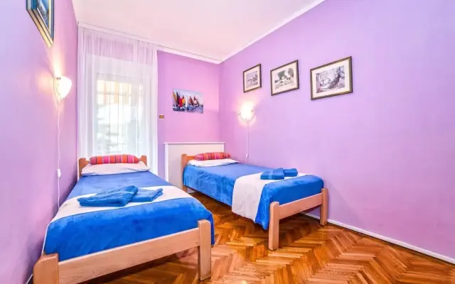 Apartments Paliaga