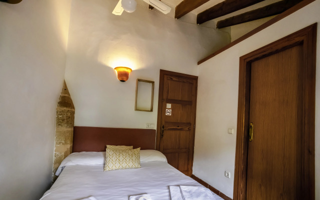 Petit Hotel Hostatgeria La Victoria