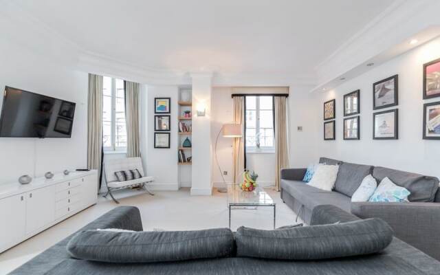 Отель Outstanding Trafalgar Penthouse sleeps 8 Великобритания, Лондон - отзывы, цены и фото номеров - забронировать отель Outstanding Trafalgar Penthouse sleeps 8 онлайн комната для гостей
