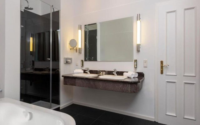 Sunday Resort Rugen Manor Suite