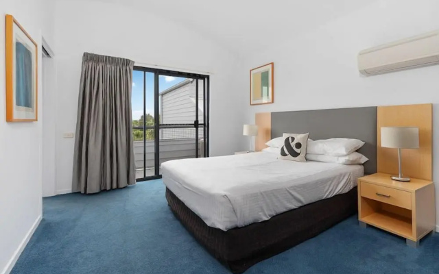 Corrigans Cove Apartment