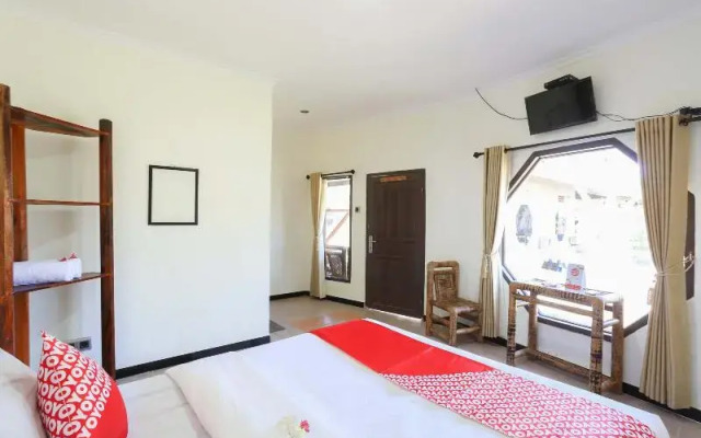 OYO 1651 Purnama Beach Hotel