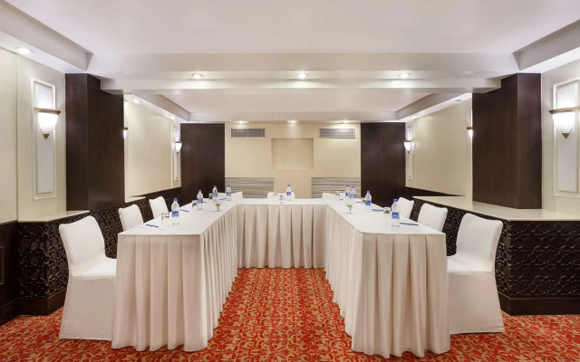 La Place Sarovar Portico, Lucknow