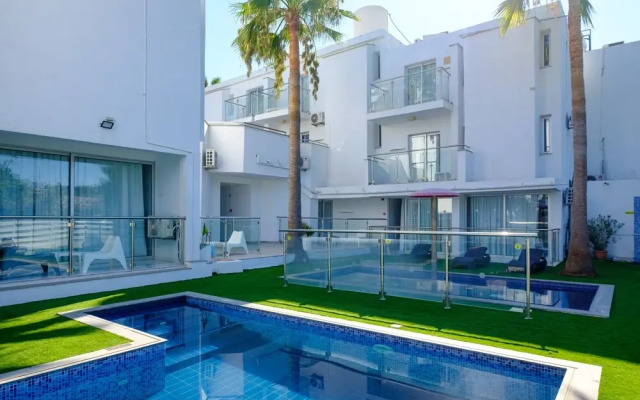 Sanders Rio Gardens - Popular Studio With Shared Pool and Balcony