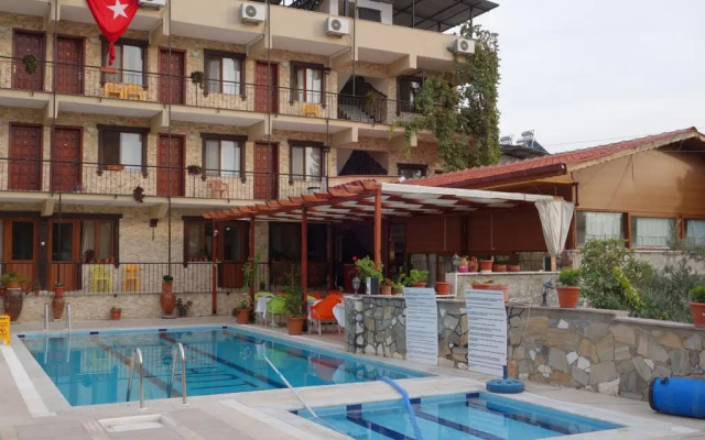 Ozturk Hotel