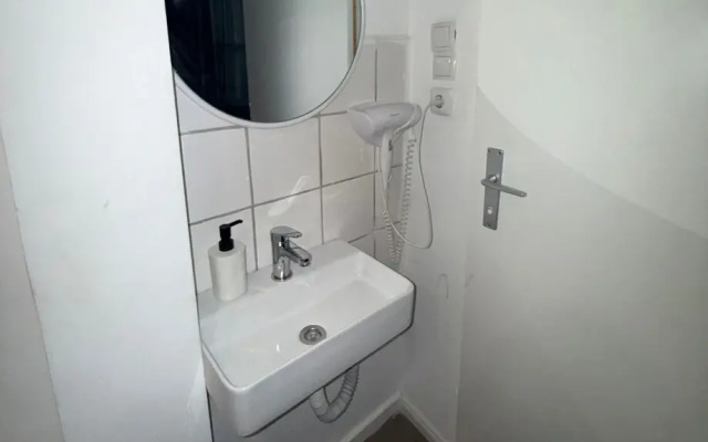 Modern 2BR Flat 10 Min to Westbahnhof