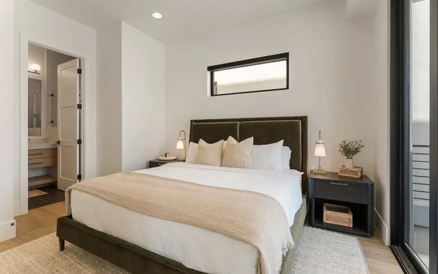 Luxury Beachside 7 Bedroom Home