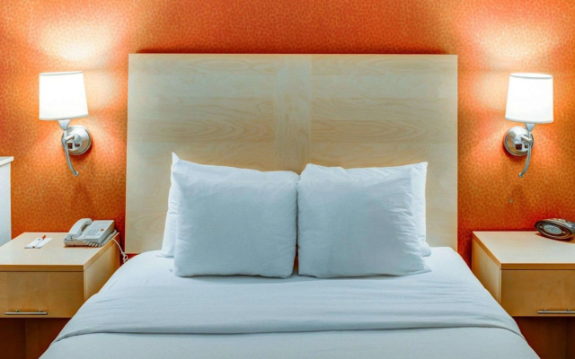 Comfort Suites Pittsburgh Airport
