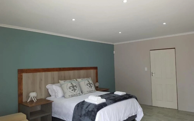 Azaria Guesthouse