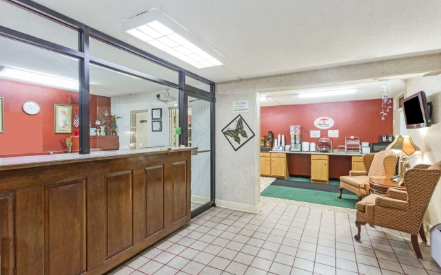Super 8 by Wyndham Tifton