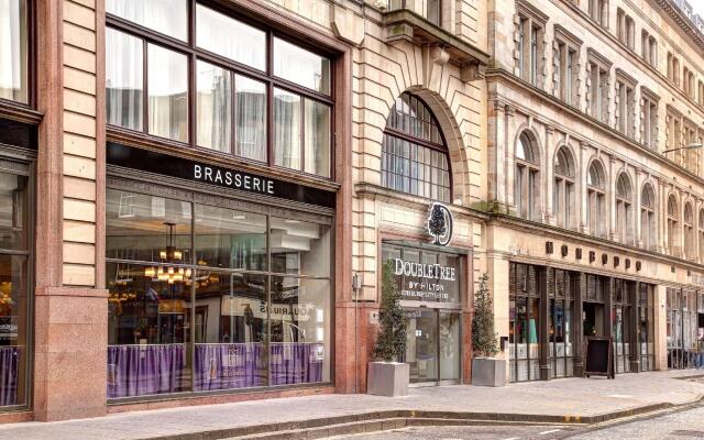 Отель DoubleTree by Hilton Edinburgh City Centre вид на фасад