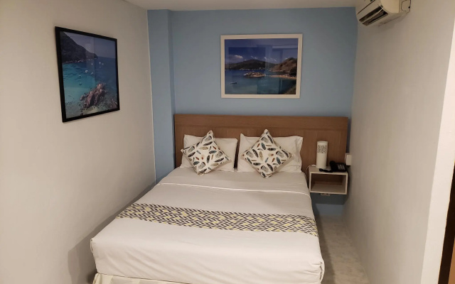 Summer Breeze Hotel