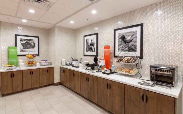 Hampton Inn & Suites Dallas East 1