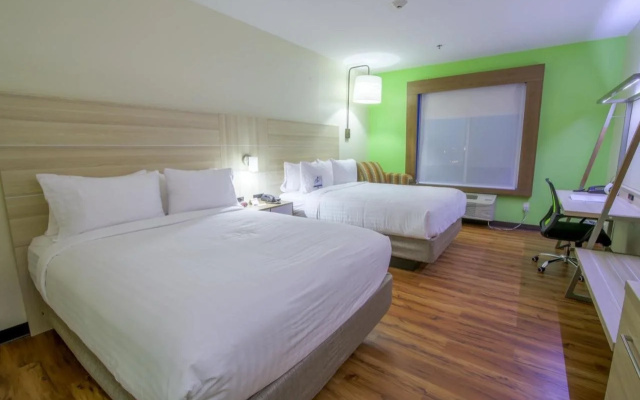 Holiday Inn Express & Suites Raymondville by IHG