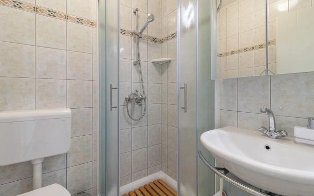 Apartment Escape - 20 m from sea: Red Medulin, Istria