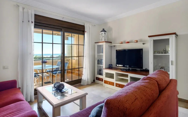 Cozy Seaside Retreat at Los Albatros