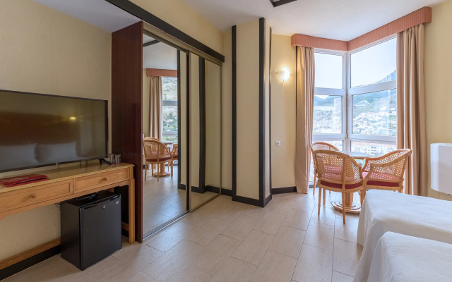 Baia Madeira Hotel