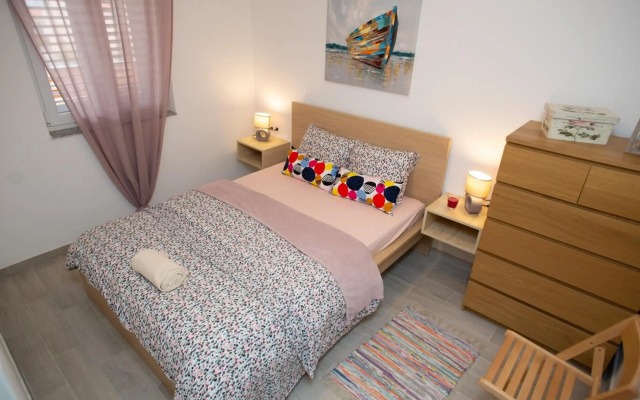 Apartman Matej with pool Povljana
