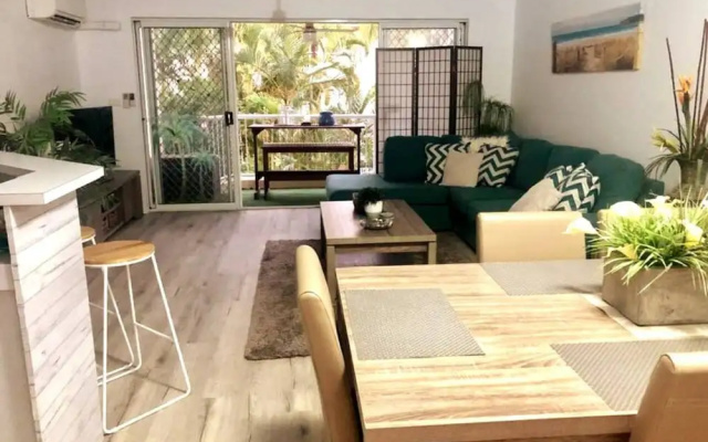 Newly Renovated Unit 250m To The Beach