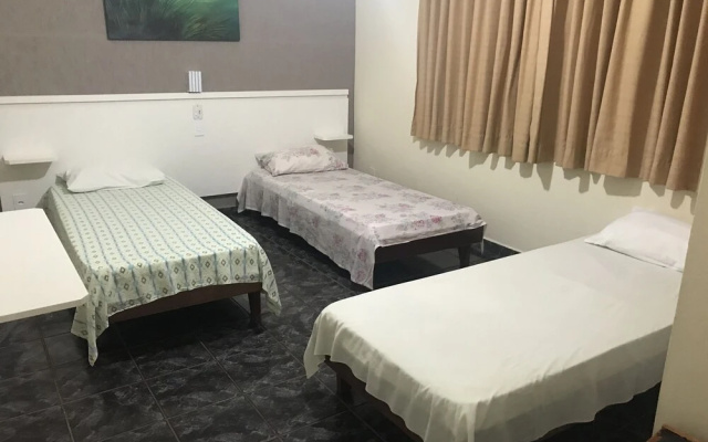 OYO Florenza Palace Hotel