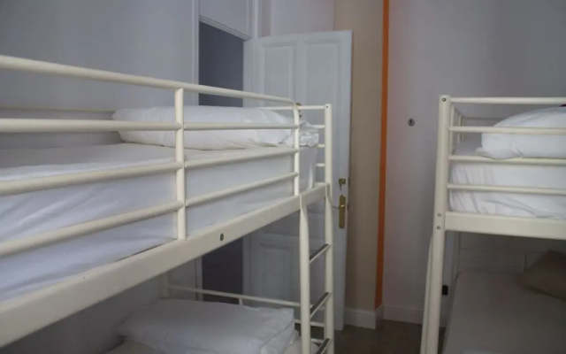 Hostel B&B&B