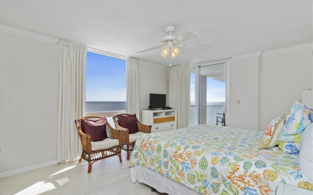 Shoreline Towers 1111 3 Bedroom Condo
