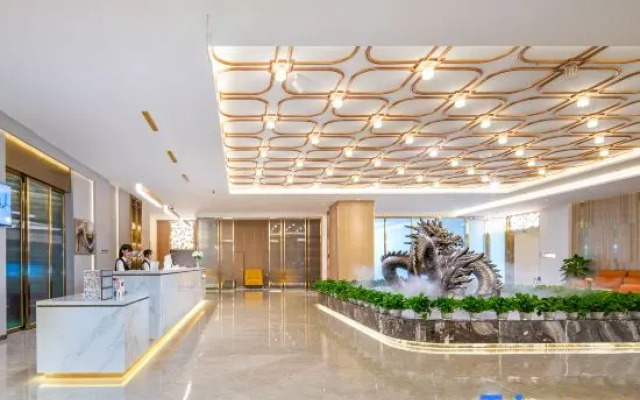 Chengdu Rushi Chaowa Hotel (Chunxi Road Tianfu Square Metro Station)