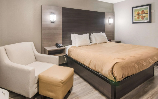 Quality Inn & Suites  Fort Worth - Fossil Creek