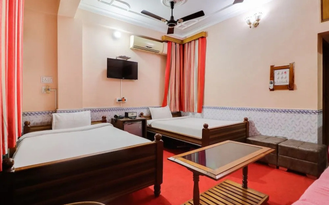 Spot On 45094 Hotel Madhu Complex
