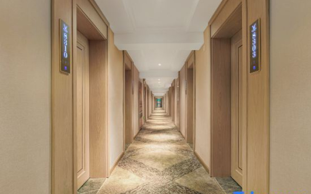 Vienna Hotel（Lianyuan Stadium Store）