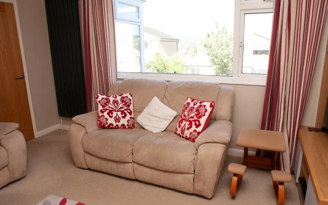 4 Bedroom House in Village Edge of Bath