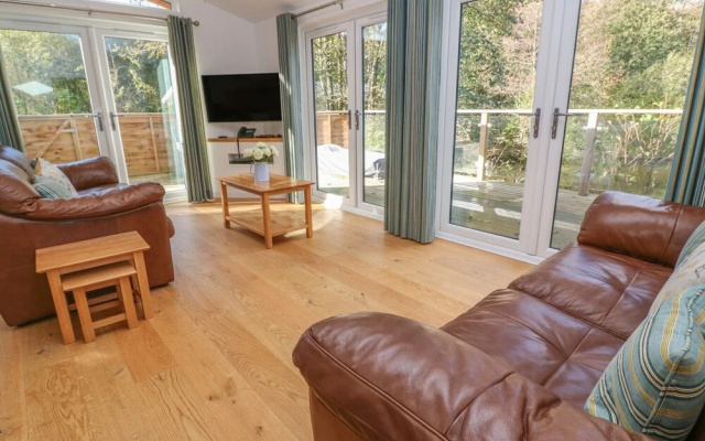 2 Miller's Island, Looe
